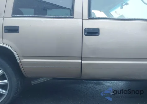 1996 GMC Yukon z USA, uszkodzony, nr VIN 1GKEK13R7TJ735867